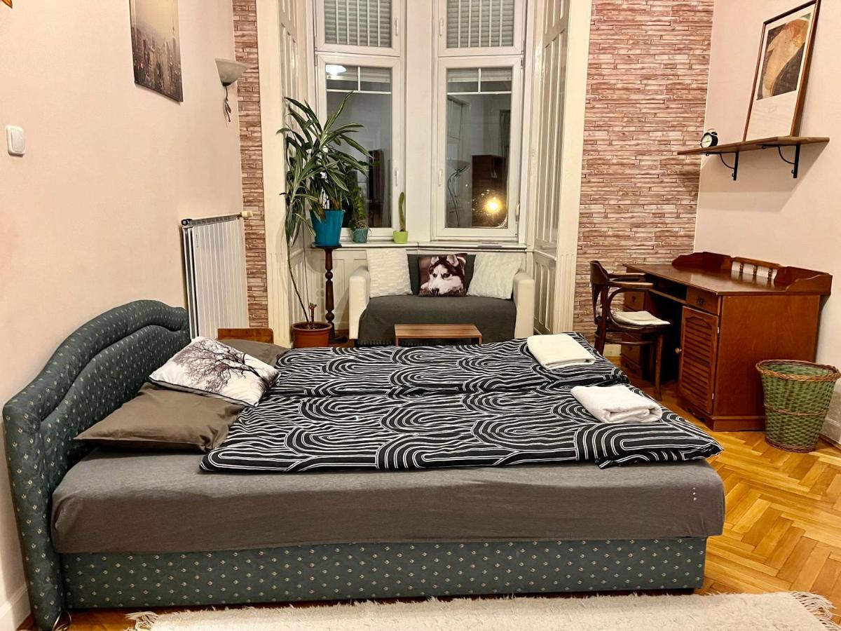 Zen Hostel By Central Market Budapest Ngoại thất bức ảnh