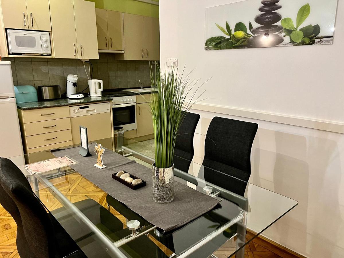 Zen Hostel By Central Market Budapest Ngoại thất bức ảnh