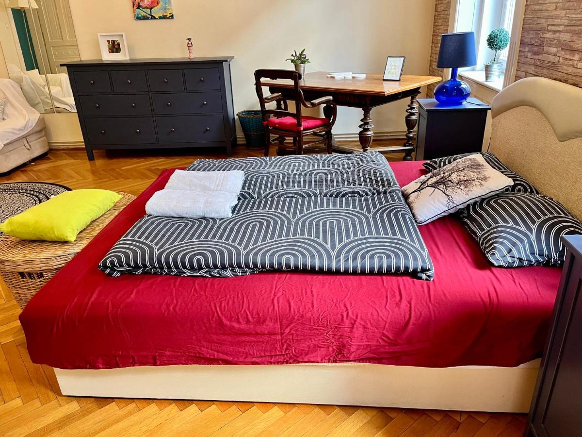 Zen Hostel By Central Market Budapest Ngoại thất bức ảnh