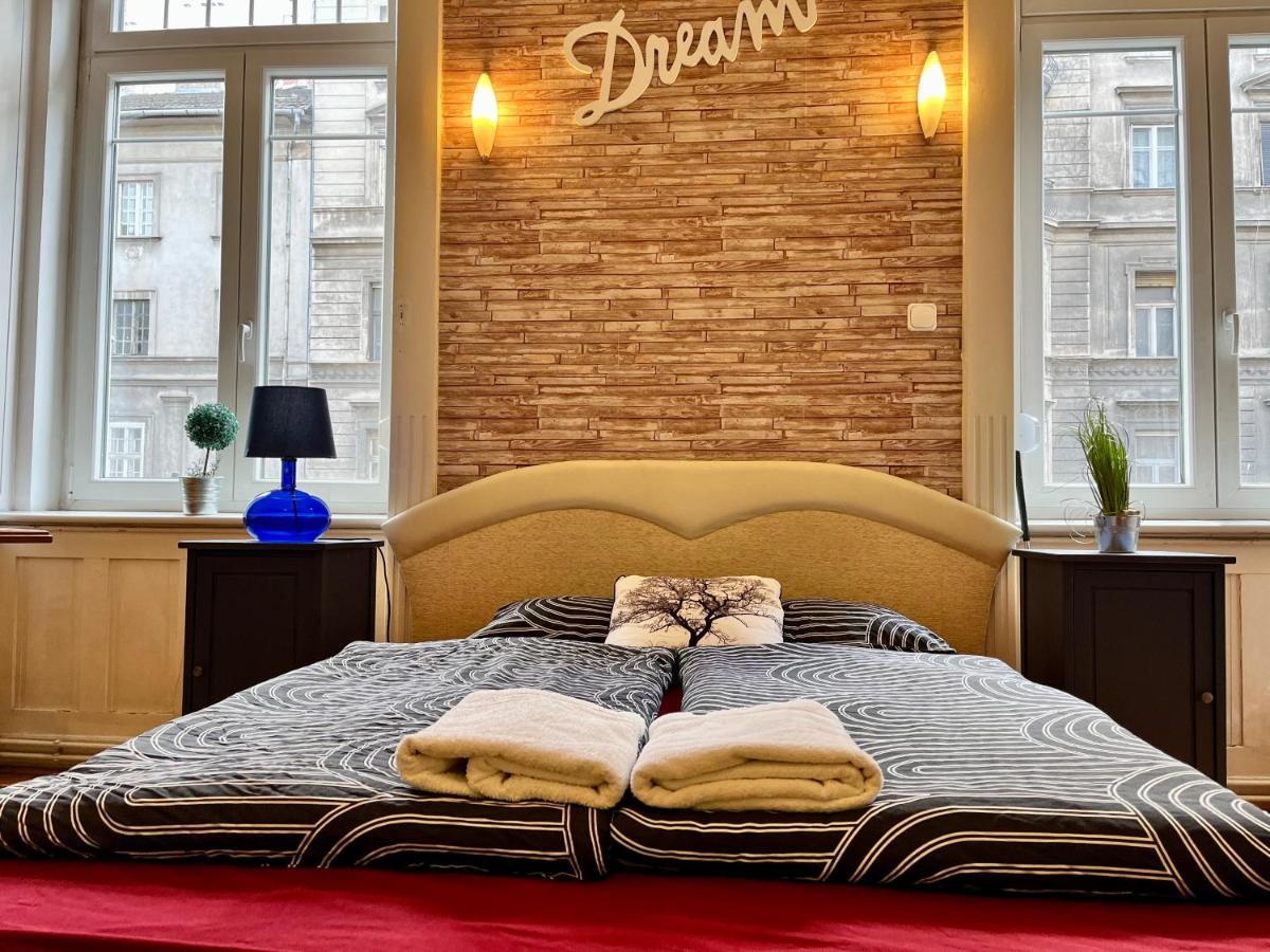 Zen Hostel By Central Market Budapest Ngoại thất bức ảnh