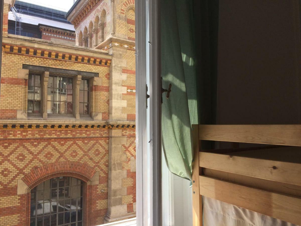Zen Hostel By Central Market Budapest Ngoại thất bức ảnh
